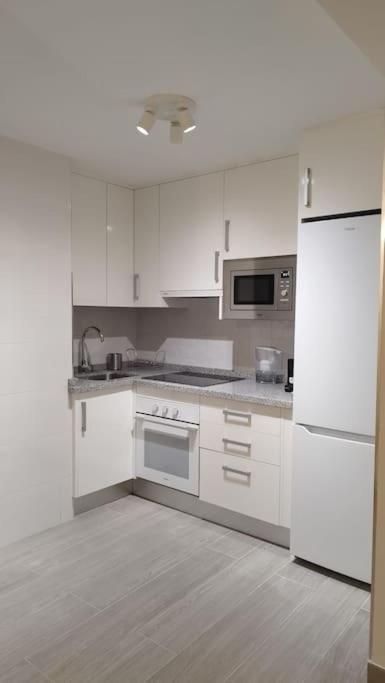Apartamento Moderno A 1Km De Granada Buitenkant foto